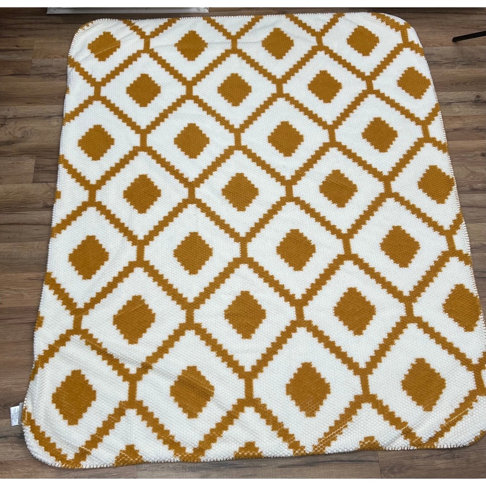 Artemis Velveteen Berber‎ Throw/Blanket/ Reversible mustard - Picture 6 of 8